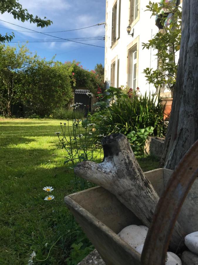 Saint-Maixent-lʼÉcoleChez Guilem住宿加早餐旅馆 外观 照片